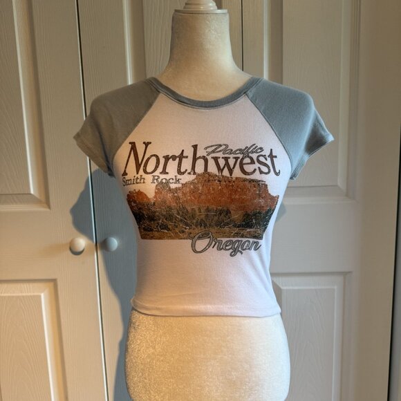 Social Culture Tops - Social Culture Pacific Northwest Oregon White Blue SS Crop Top Shirt Size Small